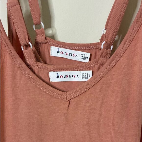 New Causal V-Neck Sleeveless Harem
Overall Jumpsuit in Coral - Picture 2 of 2